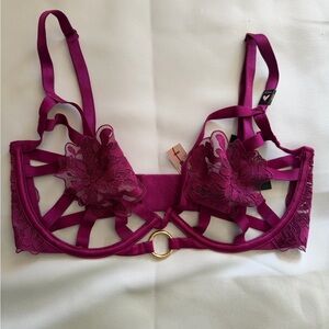 Victoria's Secret Floral Embroidered Strappy Open Cup Bra 32DD Fuschia Magenta